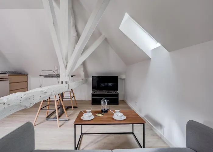 L'atypique - Echappee Sous Les Toits *