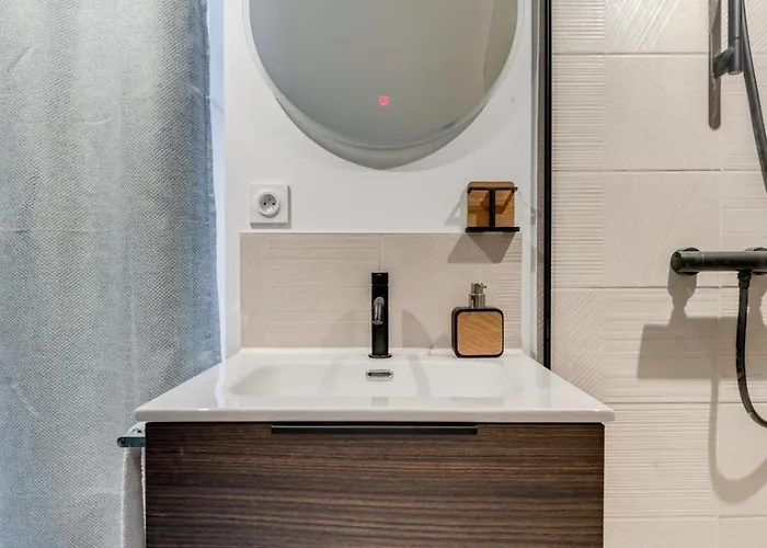 L'atypique - Echappee Sous Les Toits